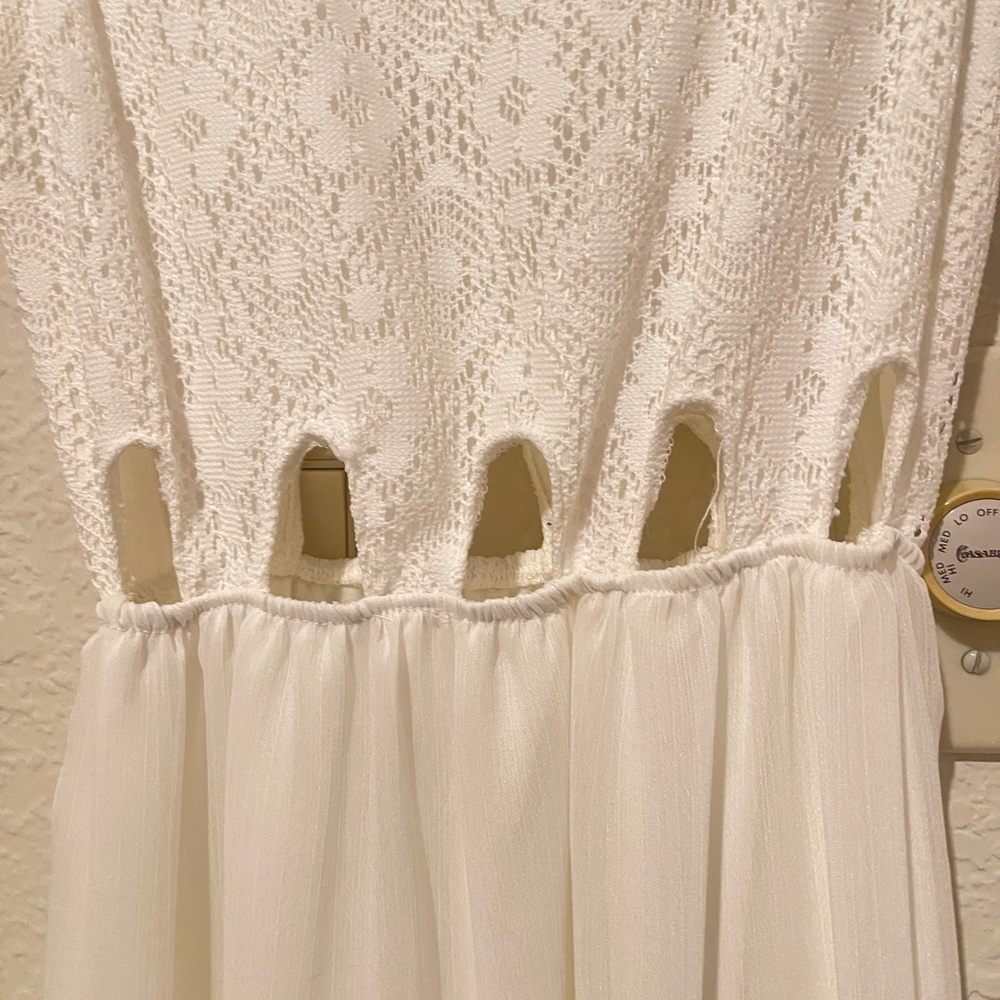 Socialite White Maxi Dress - Picture 5 of 5